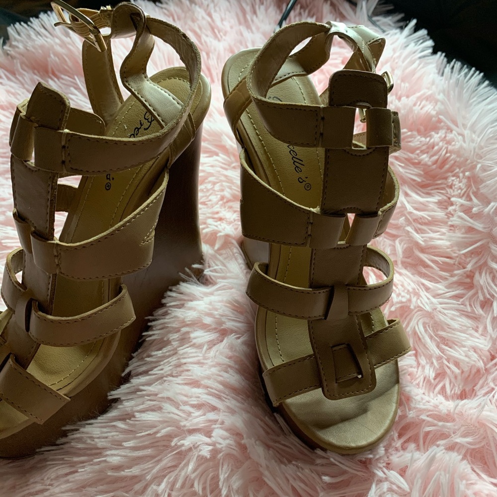 Sandel wedges